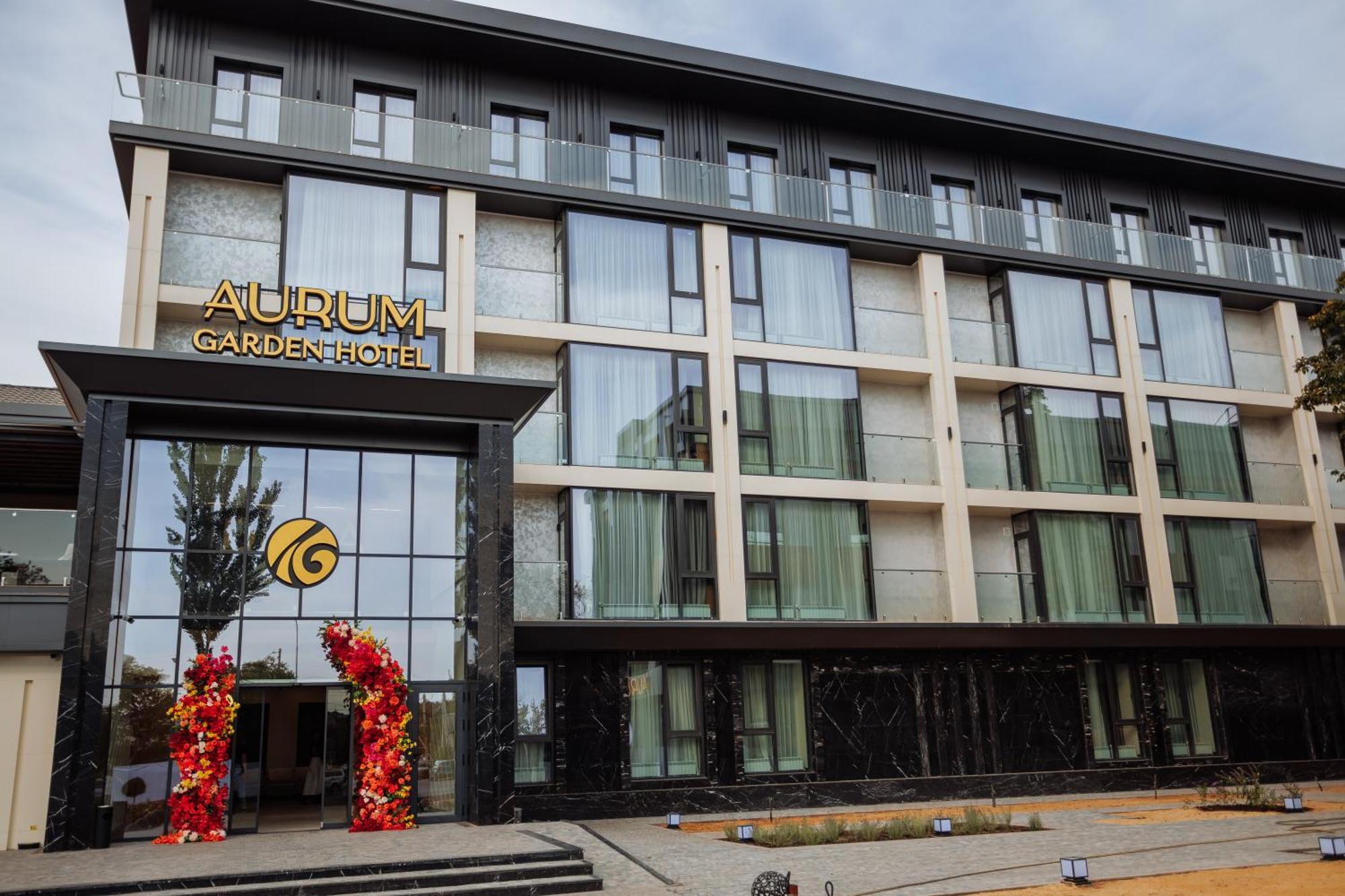 Aurum Garden Hotel Shymkent Exterior photo