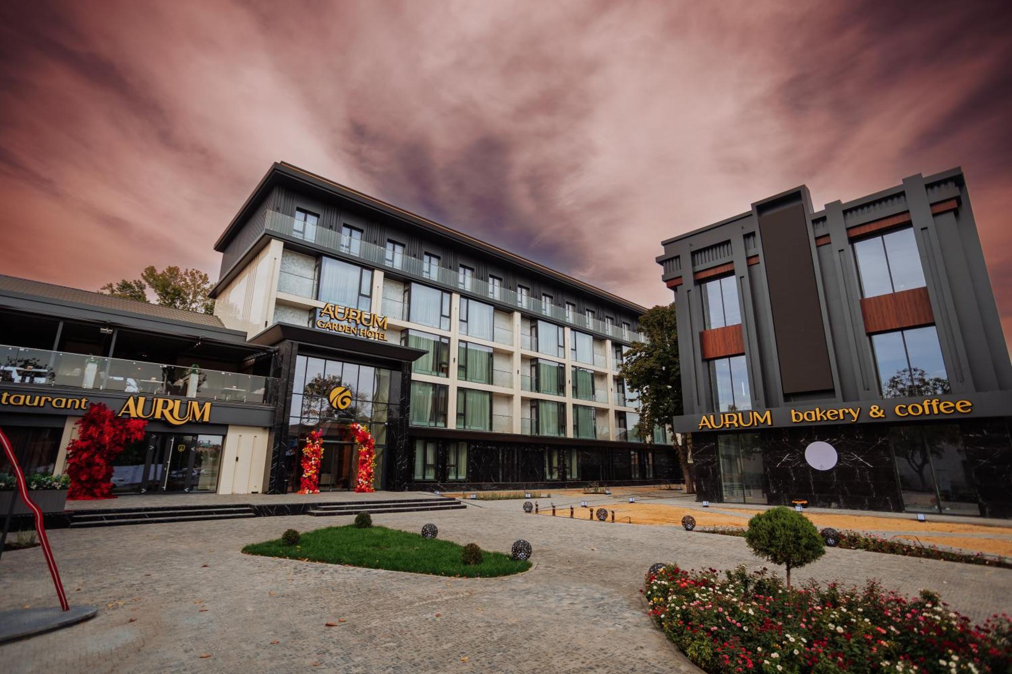 Aurum Garden Hotel Shymkent Exterior photo