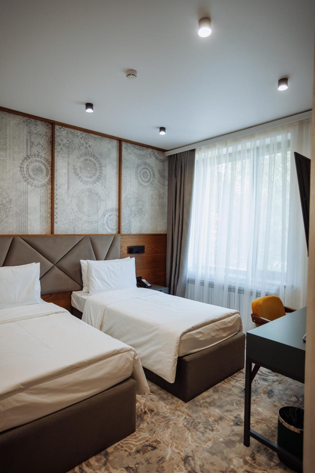 Aurum Garden Hotel Shymkent Exterior photo