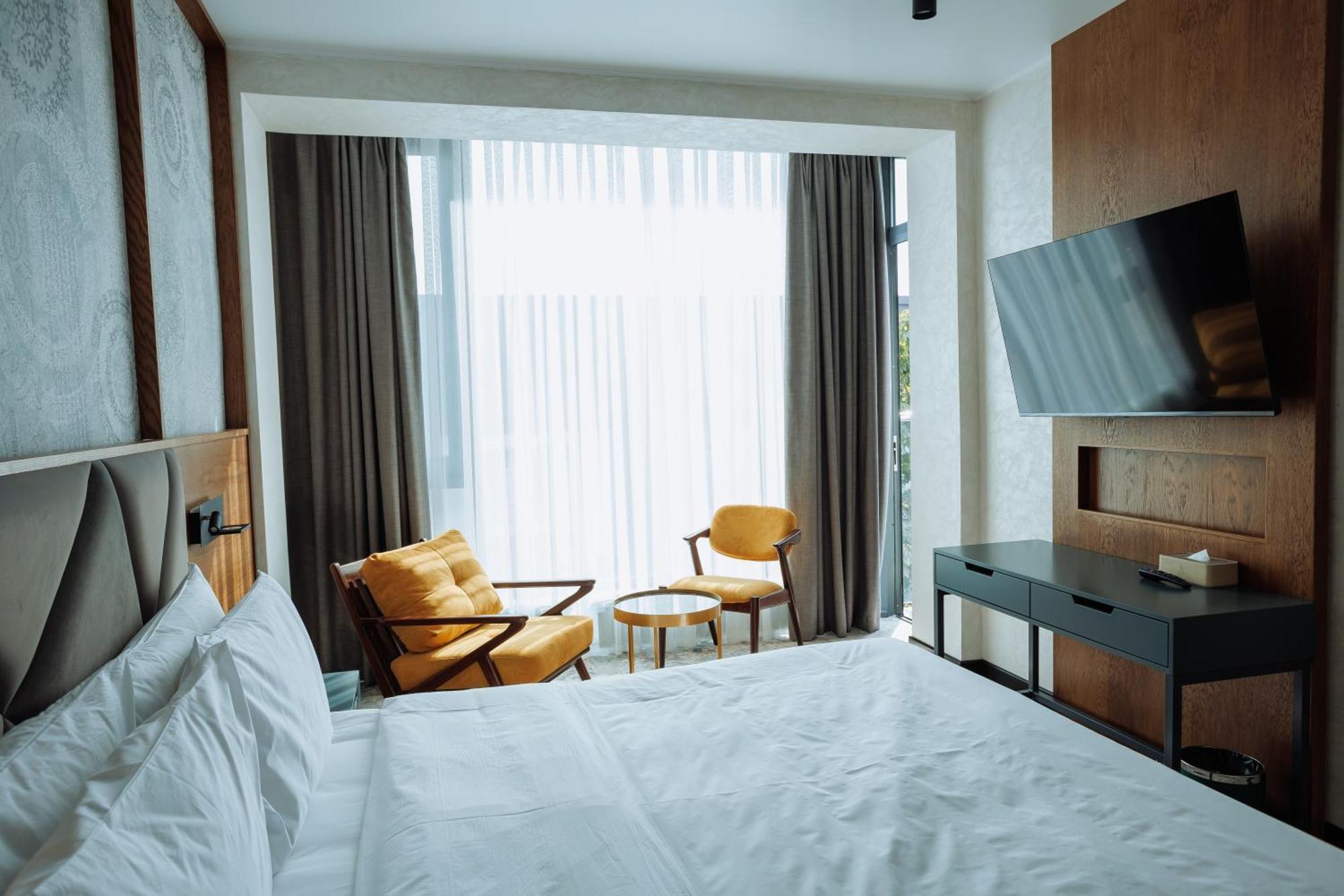 Aurum Garden Hotel Shymkent Exterior photo
